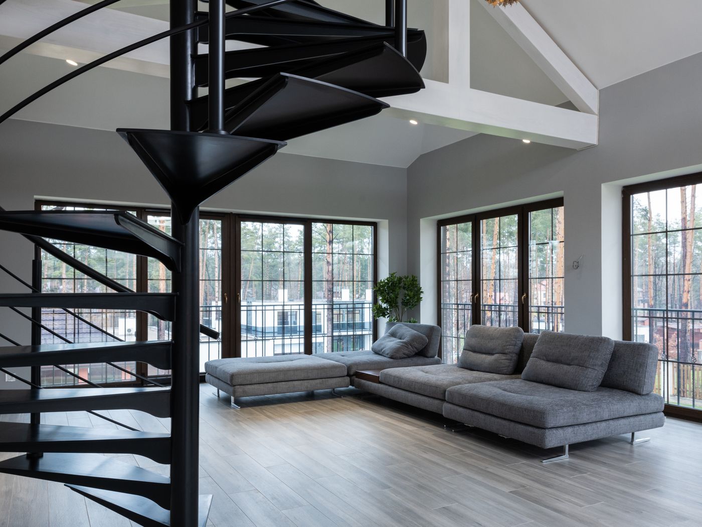 Bespoke oak staircase built by a trusted Birmingham builder team